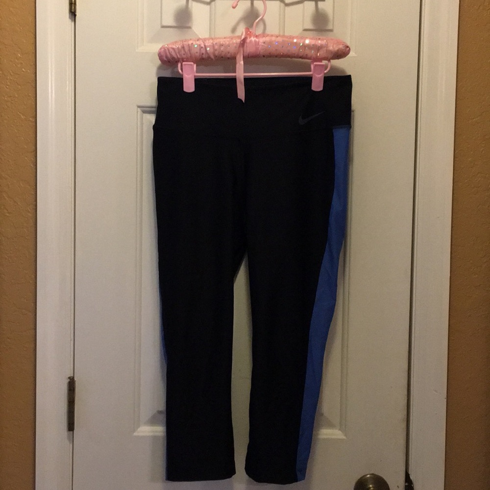 Nike Dri-Fit Capri 🥶
